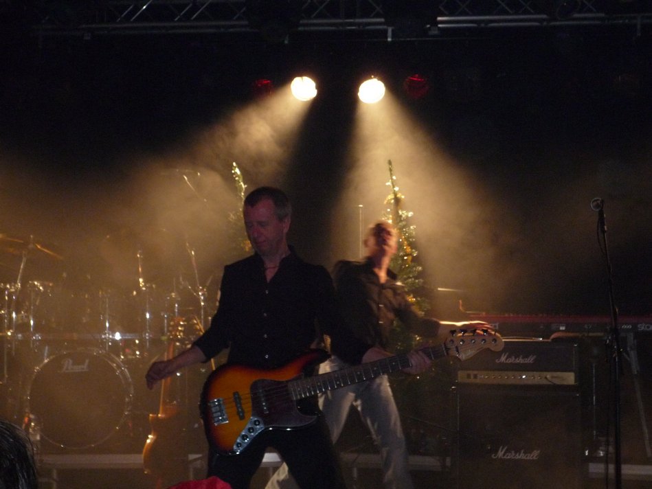 thunder_xmas_show_nottingham_rock_city_2011-12-21 21-38-22 kieron atkinson